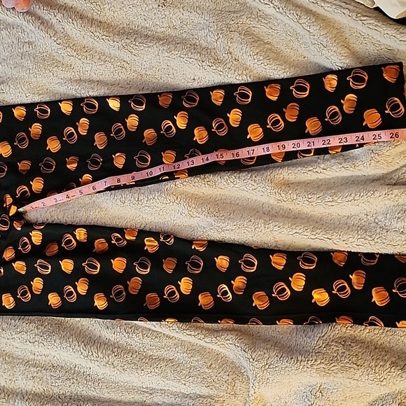 Pumpkin (S/M) Foil Black/Orange Halloween Leggings - Picture 7 of 10